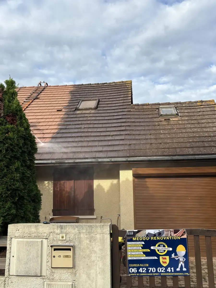 Nettoyage de toiture en tuiles béton à Idron